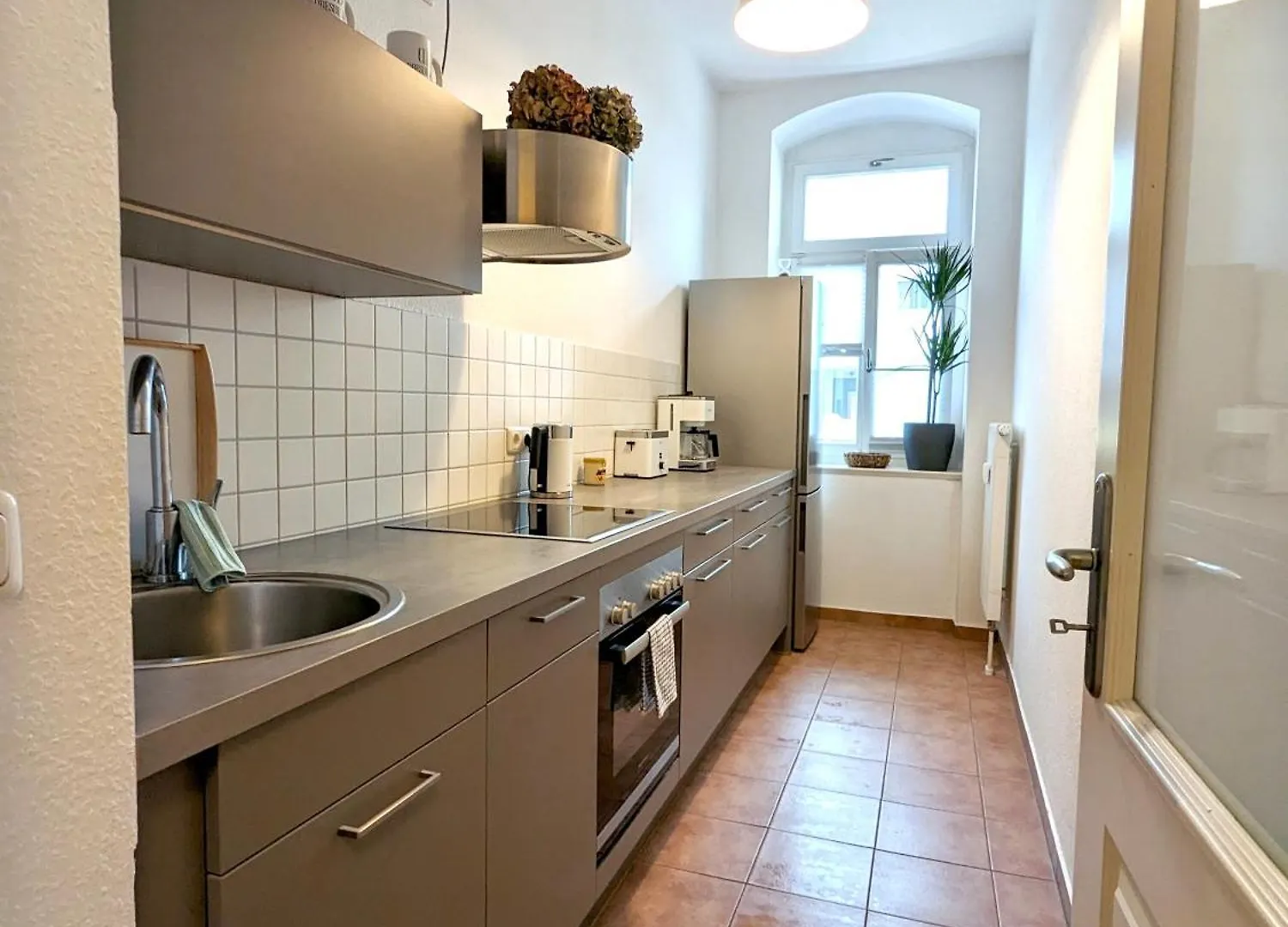 Helles Geraeumiges Appartement - 10 Min Zur Neustadt - Kostenloses Parken - Dresden365 0*, Dresden