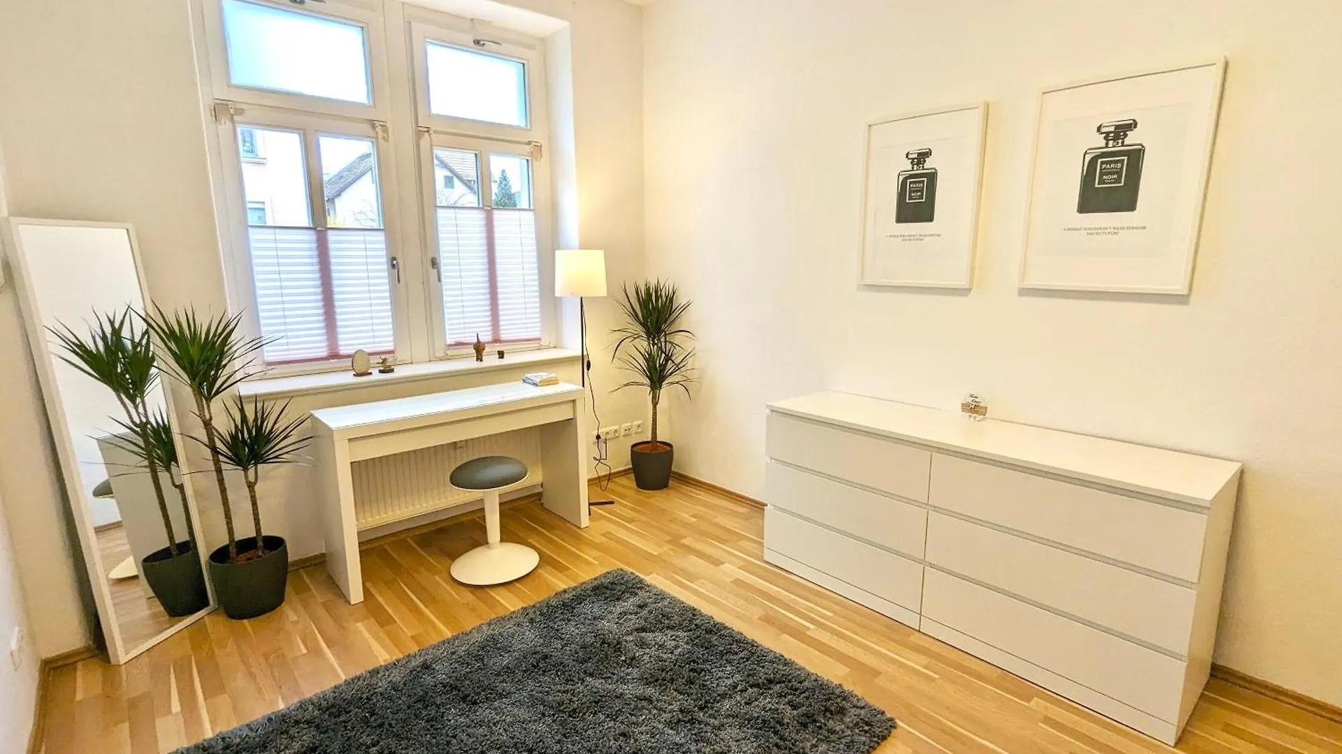 Helles Geraeumiges Appartement - 10 Min Zur Neustadt - Kostenloses Parken - Dresden365 Apartment